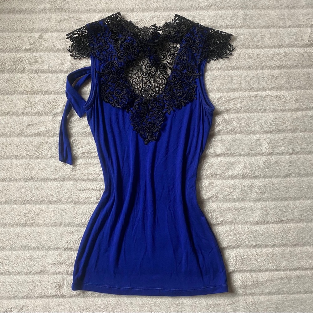 Crocheted lace necktie top